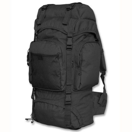 Crni taktički ranac MFH Tactical 55 l sa poklopcem na kopče, velikim prednjim džepom sa mrežastim džepom, bočnim džepovima, remenima za kompresiju i MFH logom na prednjem delu